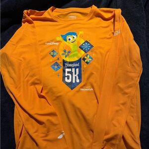 RunDisney Disneyland Half Marathon 2026 Joy 5K Long Sleeve Shirt size M Brooks